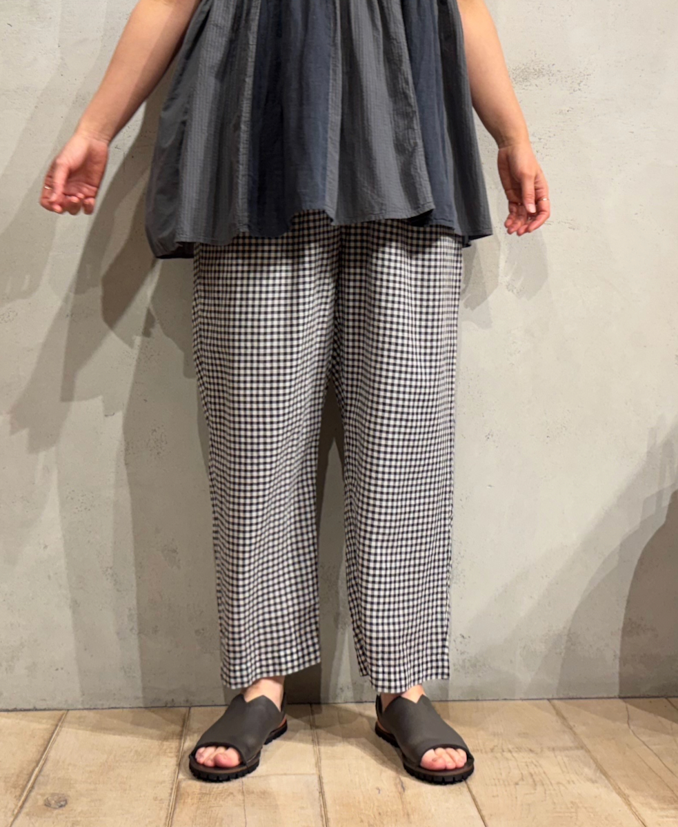INMDS25025(パンツ) HANDWOVEN COTTON/SILK GINGHAM CHECK 2TUCK TAPERED EASY PANTS