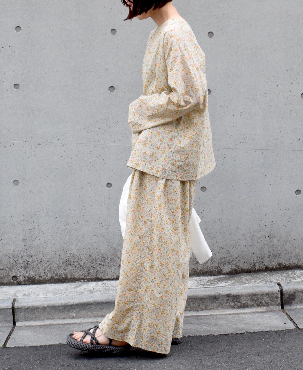 INAM2513FD(スモック) COTTON FLOWER PRINT UTILITY BOAT NECK SMOCK