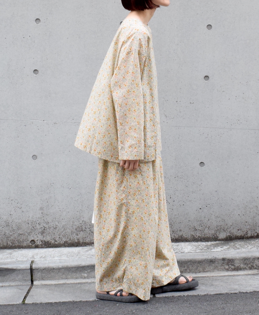 INAM2516FD(パンツ) COTTON FLOWER PRINT GATHERED EASY PANTS WITH LINING