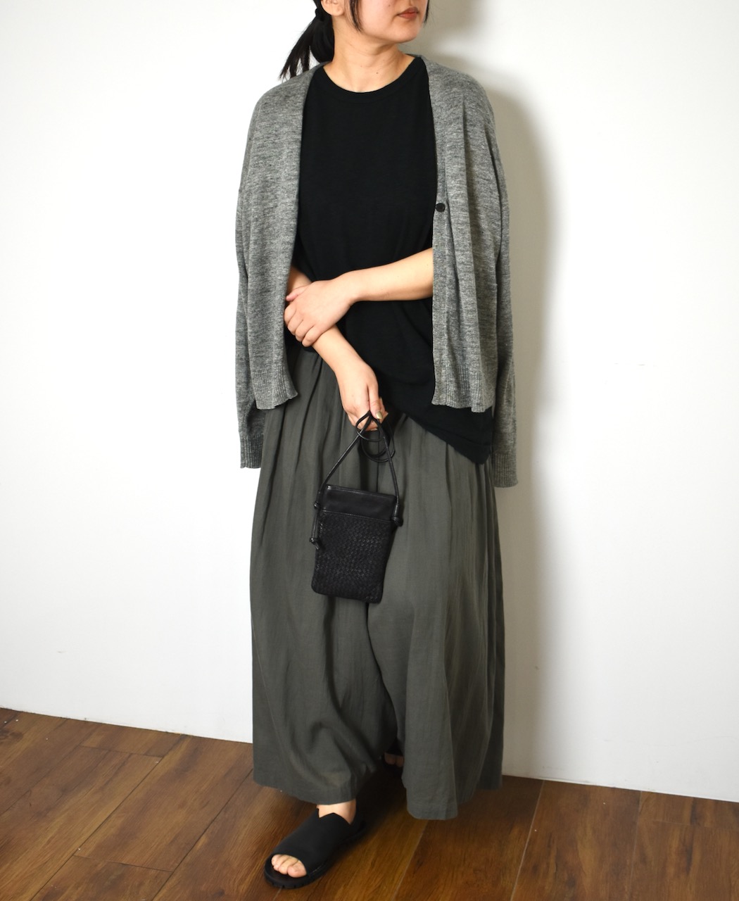 GNSL23302 (ニット) 12GG 1PLY LINEN PLAIN V-NECK 1 BUTTON CARDIGAN