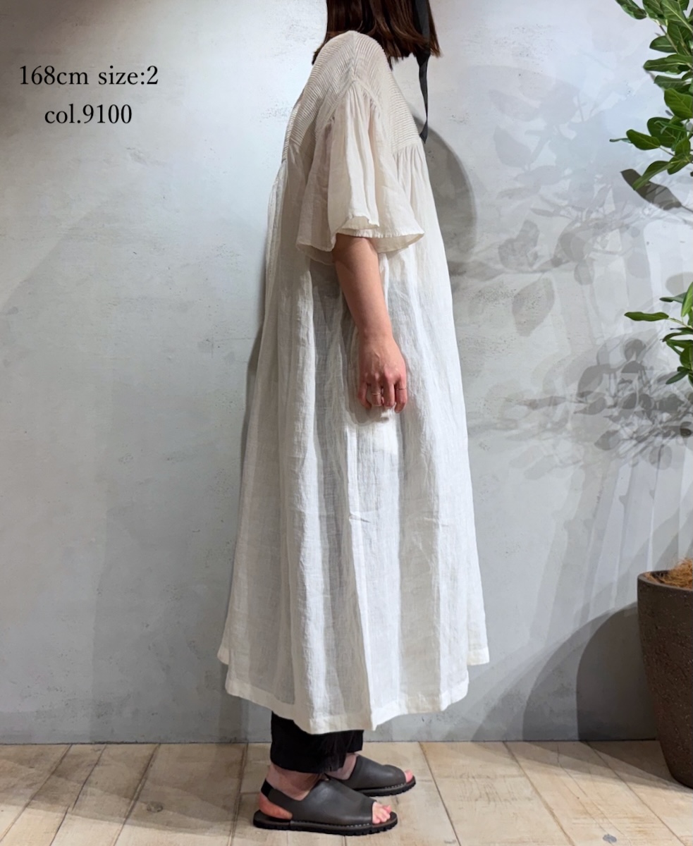 INMDS25003(ワンピース)YARN DYE AUTO LOOM 60s LINEN PLAIN BACK OPENING PULLOVER DRESS WITH MINI PINTUCK
