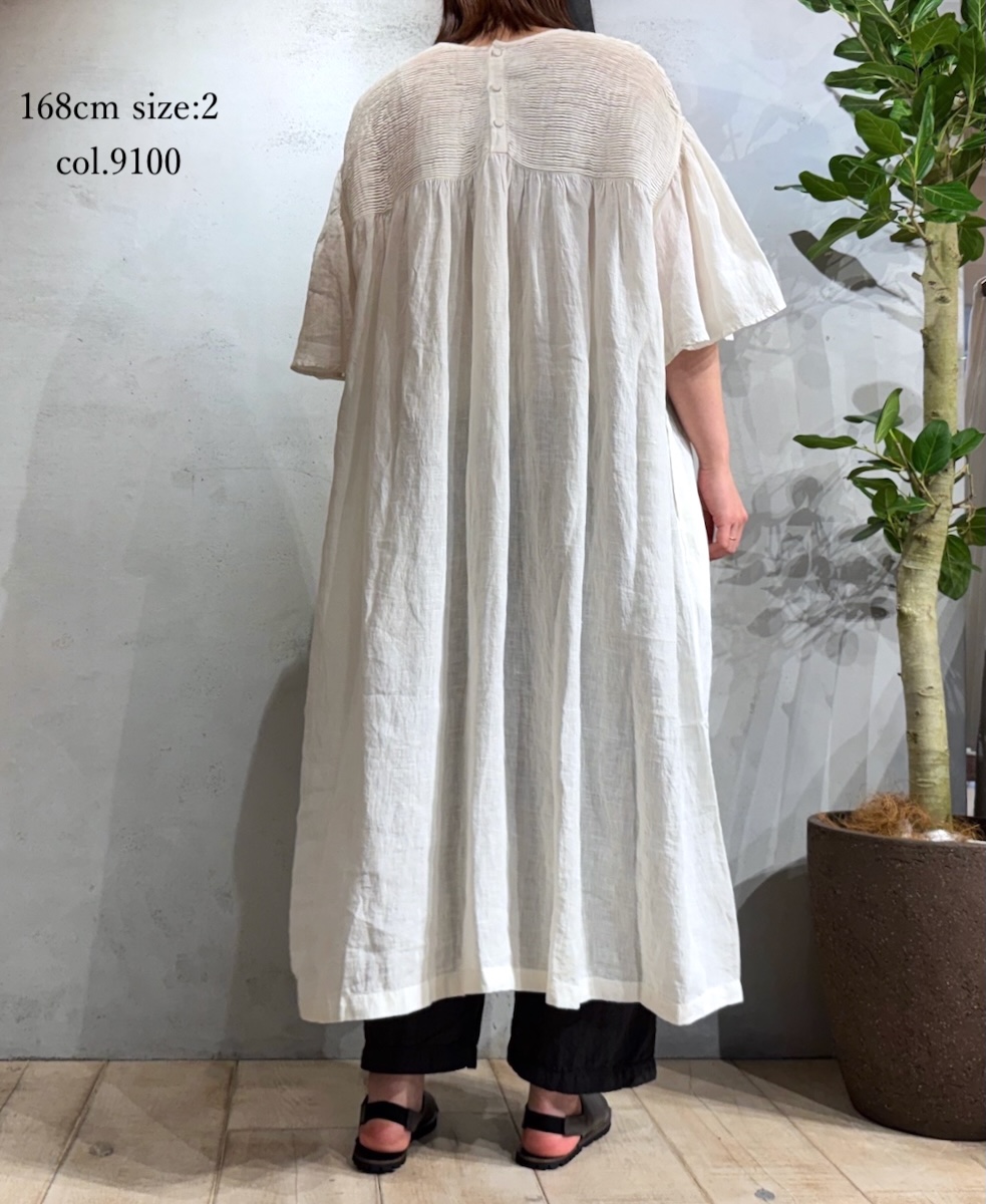 INMDS25003(ワンピース)YARN DYE AUTO LOOM 60s LINEN PLAIN BACK OPENING PULLOVER DRESS WITH MINI PINTUCK