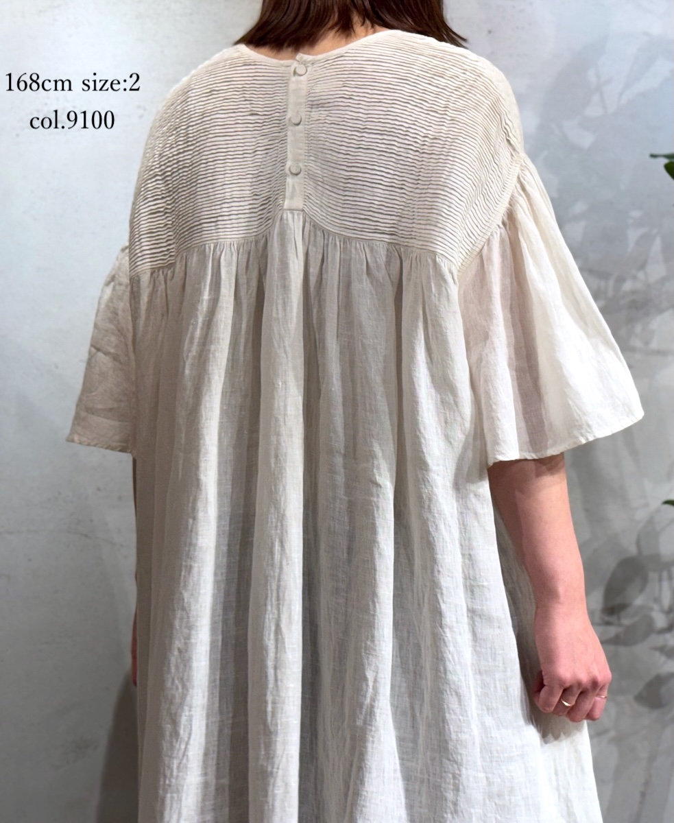 INMDS25003(ワンピース)YARN DYE AUTO LOOM 60s LINEN PLAIN BACK OPENING PULLOVER DRESS WITH MINI PINTUCK