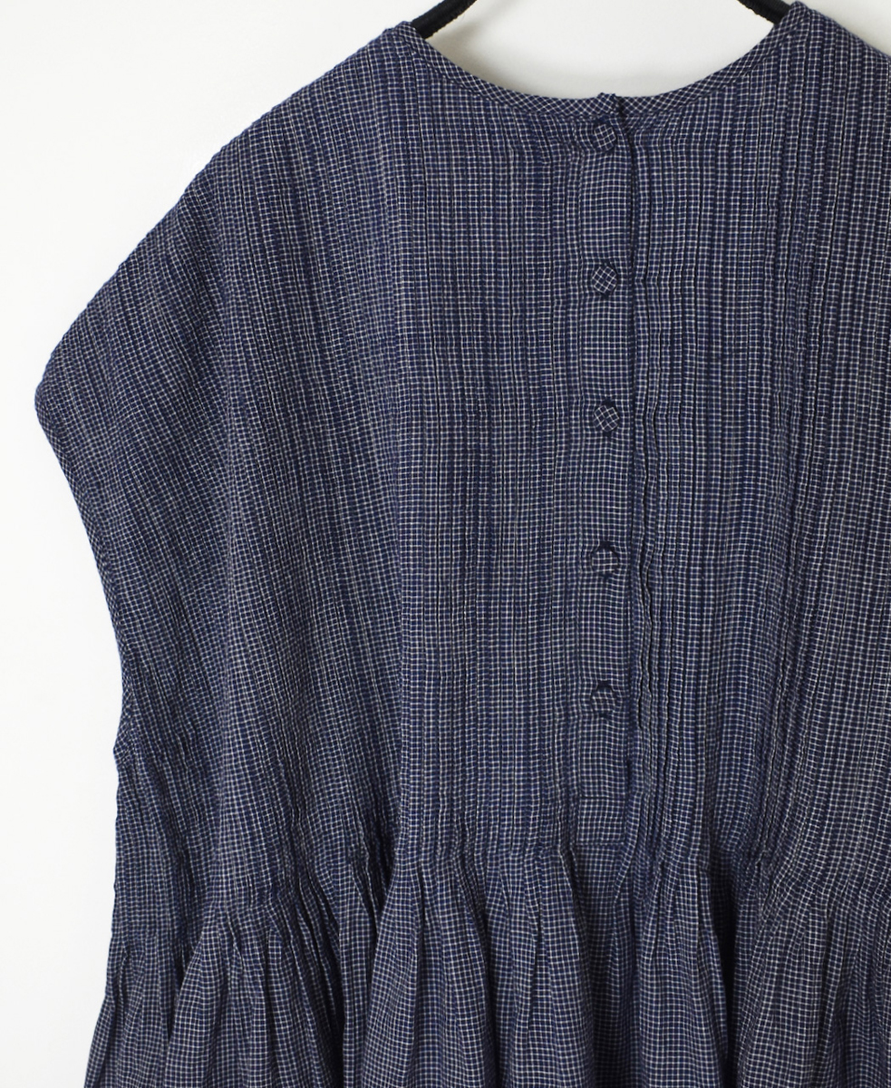 INMDS25053(シャツ) HANDWOVEN COTTON SINGLE CHECK CREW-NECK FRENCH/SL SHIRT WITH PINTUCK