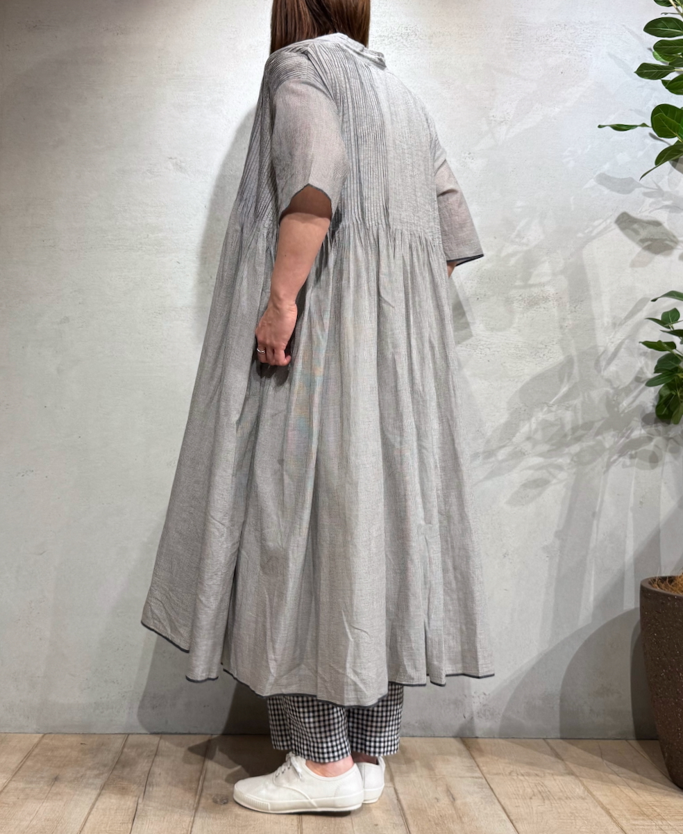 INMDS25054(ワンピース) HANDWOVEN COTTON SINGLE CHECK BANDED COLLAR SHIRT DRESS WITH PINTUCK