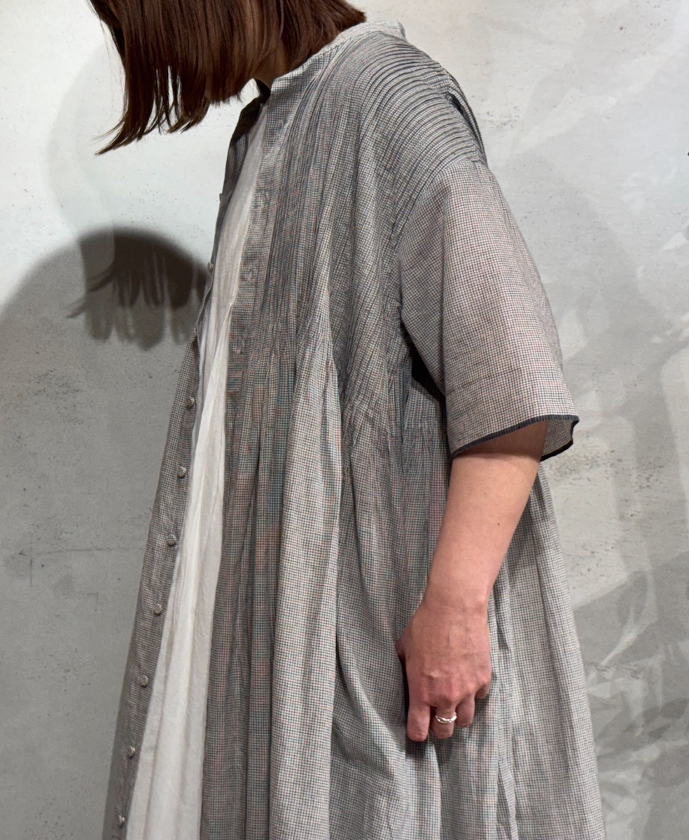 INMDS25054(ワンピース) HANDWOVEN COTTON SINGLE CHECK BANDED COLLAR SHIRT DRESS WITH PINTUCK