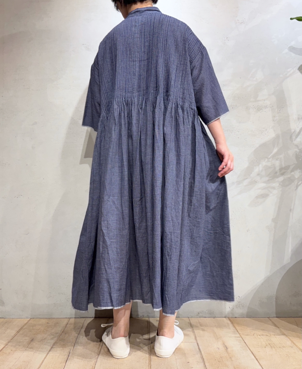 INMDS25054(ワンピース) HANDWOVEN COTTON SINGLE CHECK BANDED COLLAR SHIRT DRESS WITH PINTUCK