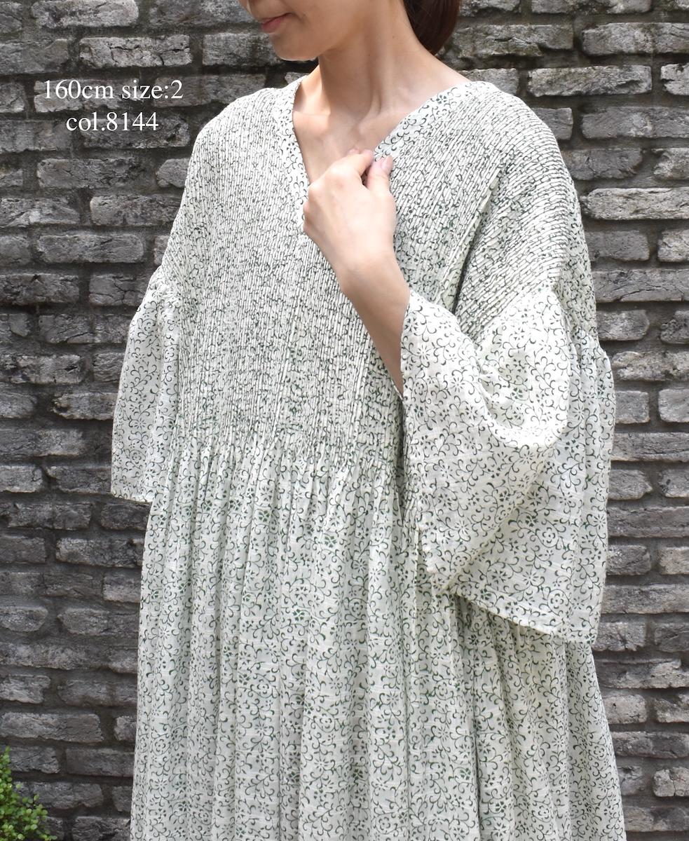 INMDS25093(ワンピース) POWER LOOM COTTON DOBIE CHECK ARABESQUE SCREEN PRINT FLARED/SL DRESS WITH MINI PINTUCK