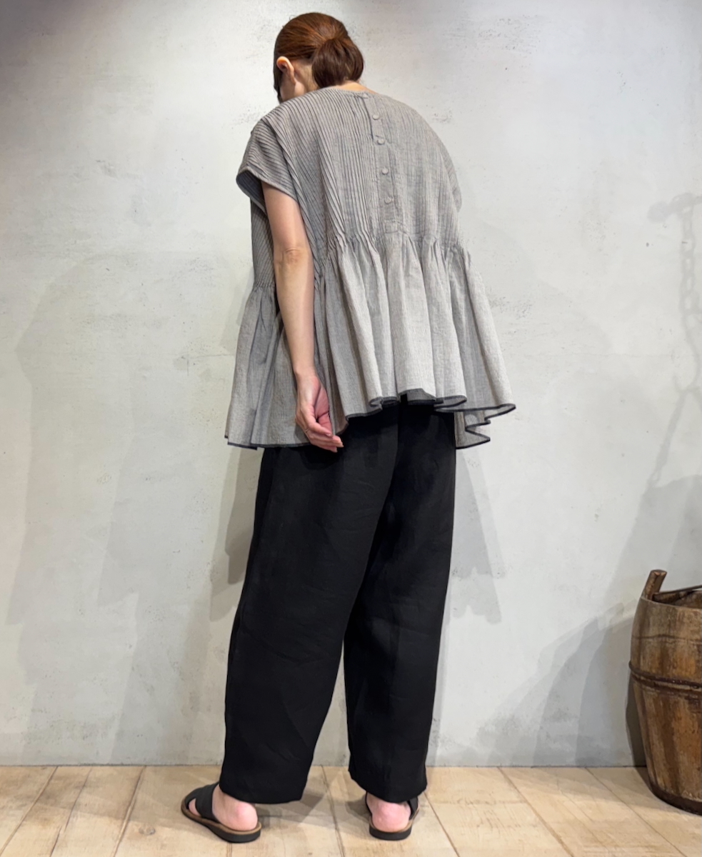 INMDS25053(シャツ) HANDWOVEN COTTON SINGLE CHECK CREW-NECK FRENCH/SL SHIRT WITH PINTUCK