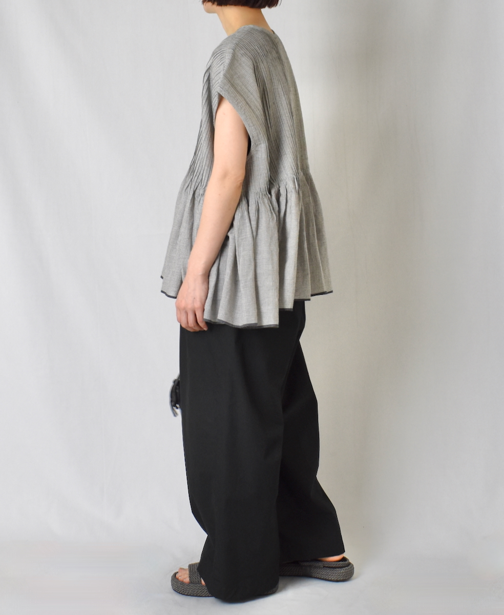INMDS25053(シャツ) HANDWOVEN COTTON SINGLE CHECK CREW-NECK FRENCH/SL SHIRT WITH PINTUCK