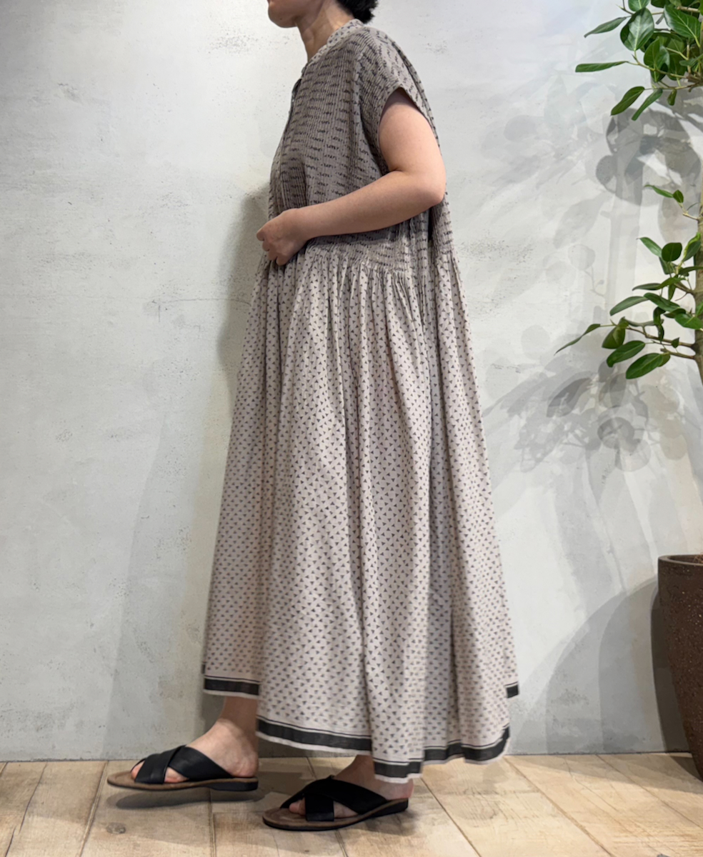 INMDS25104(ワンピース) 80s VOILE TRIANGLE BLOCK PRINT BANDED COLLAR FRENCH/SL DRESS WITH PINTUCK
