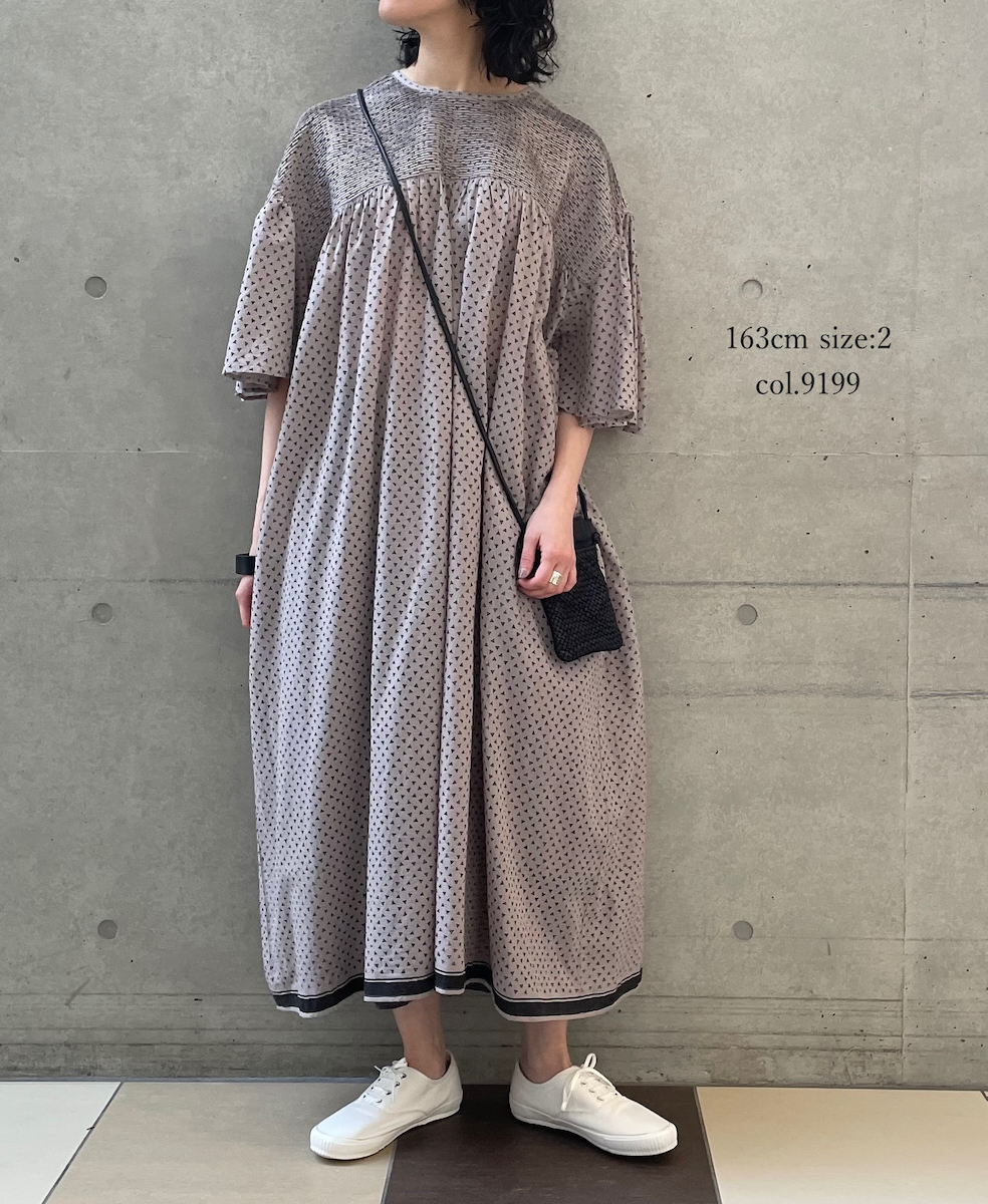 INMDS25103(ワンピース) 80s VOILE TRIANGLE BLOCK PRINT BACK OPENING PULLOVER DRESS WITH MINI PINTUCK