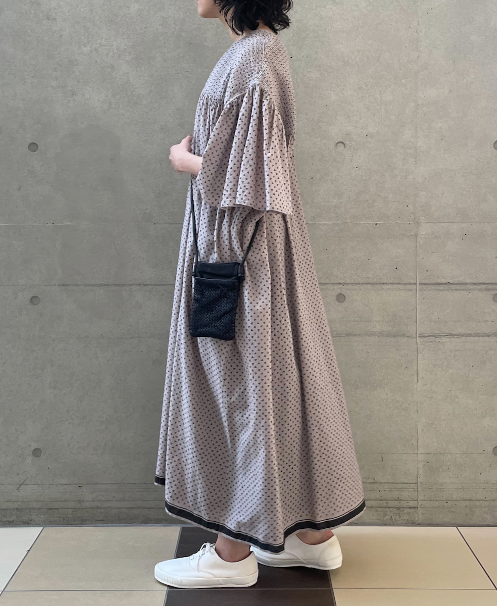 INMDS25103(ワンピース) 80s VOILE TRIANGLE BLOCK PRINT BACK OPENING PULLOVER DRESS WITH MINI PINTUCK