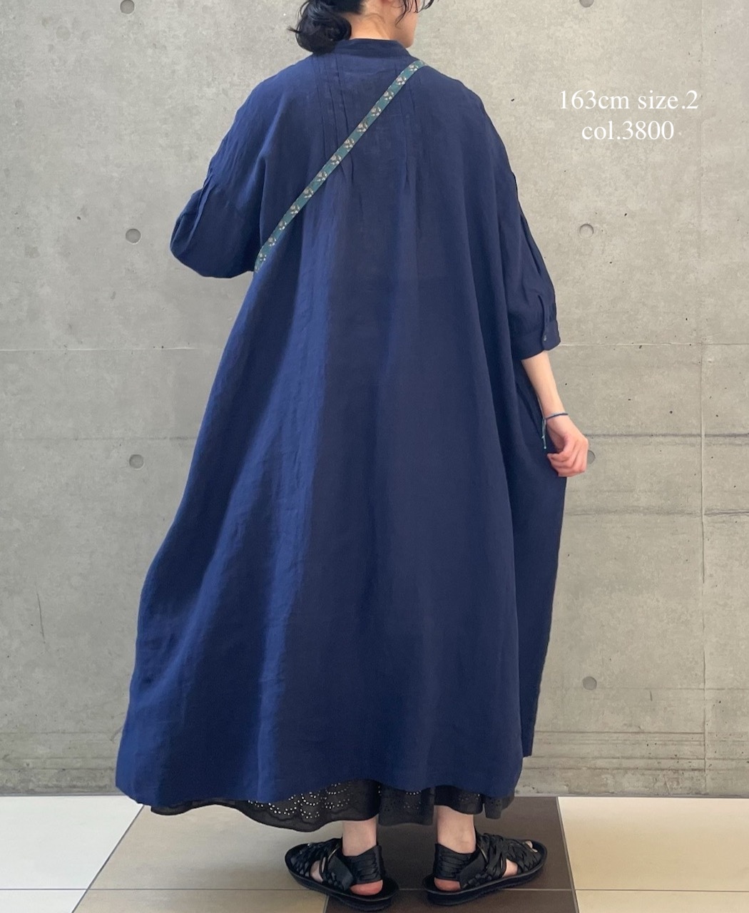INSL25203(ワンピース) 60s LINEN PLAIN BANDED COLLAR 3/4SL PINTUCK DRESS