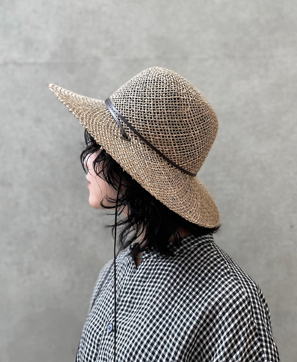SIGNA1925 NSG2501(帽子) STRAW HAT WITH FAKE LEATHER STRING