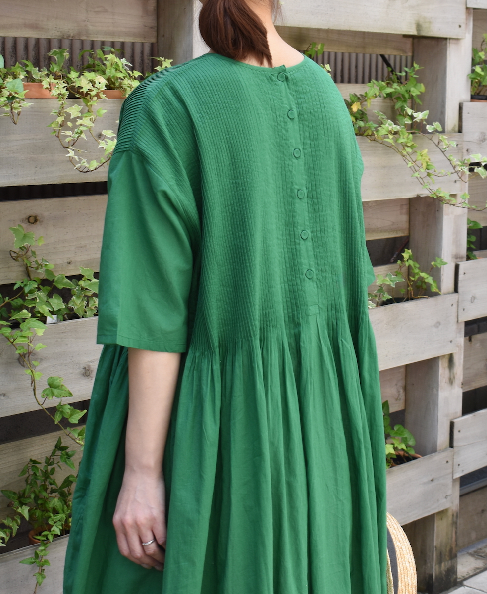 NMDS25223(ワンピース) 80s ORGANIC VOILE PLAIN CREW-NECK P/O DRESS WITH MINI PINTUCK
