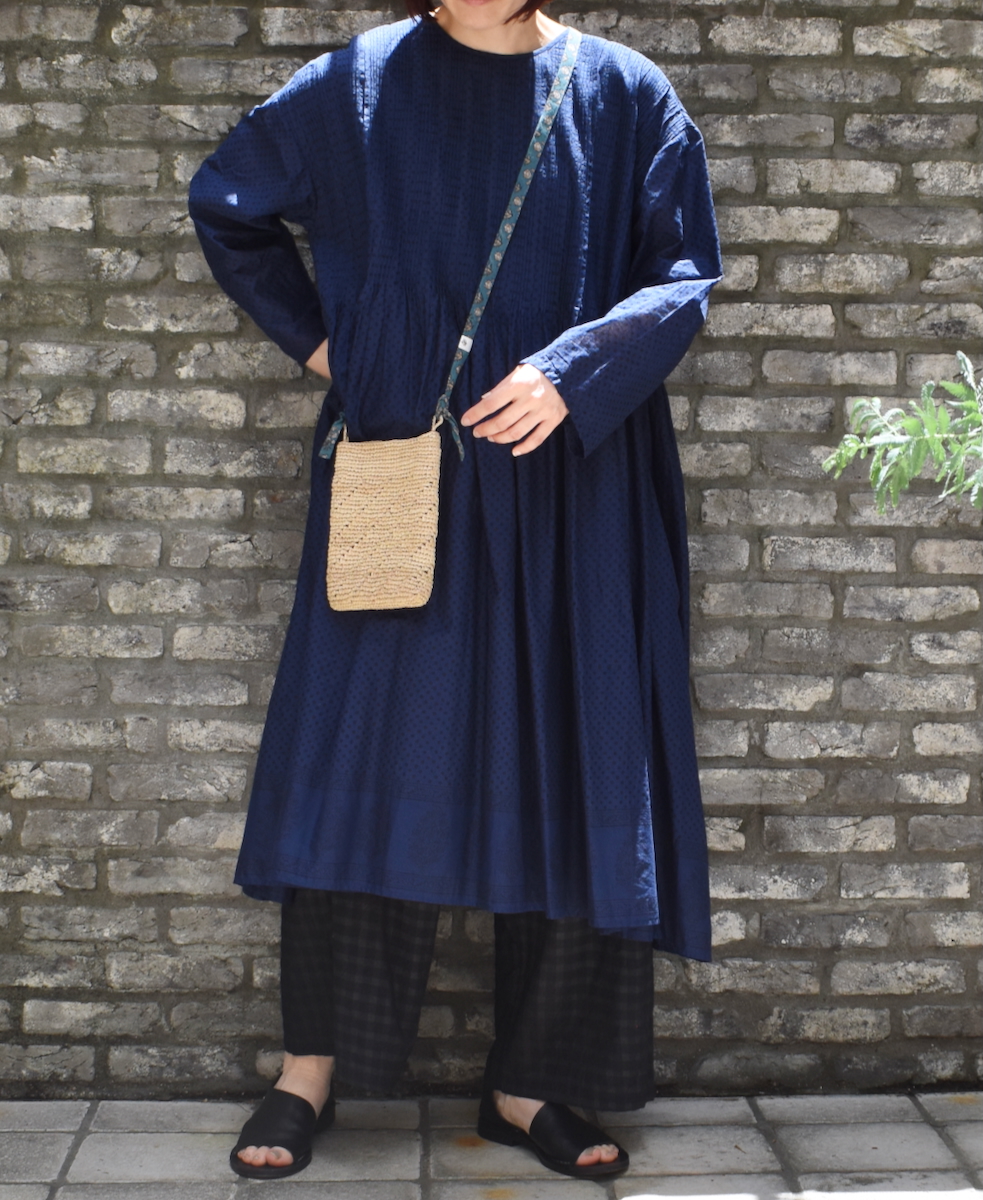NMDS25262(ワンピース) 80s VOIL DOT&TREE BLOCK PRINT CREW-NECK DRESS WITH RANDOM PLEATS