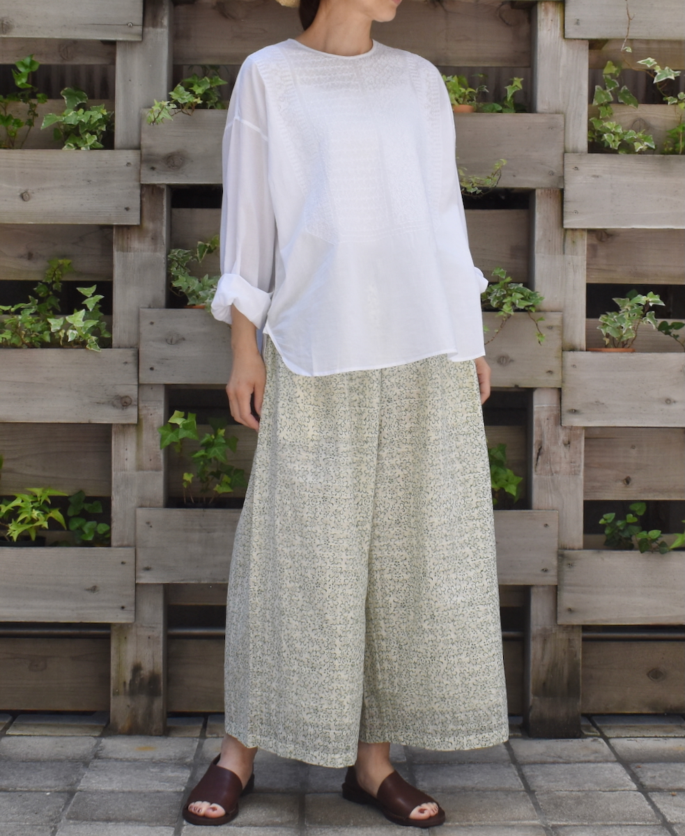 NMDS25202(シャツ) 60s ORGANIC CAMBRIC BACK OPENING CREW-NECK EMB SHIRT