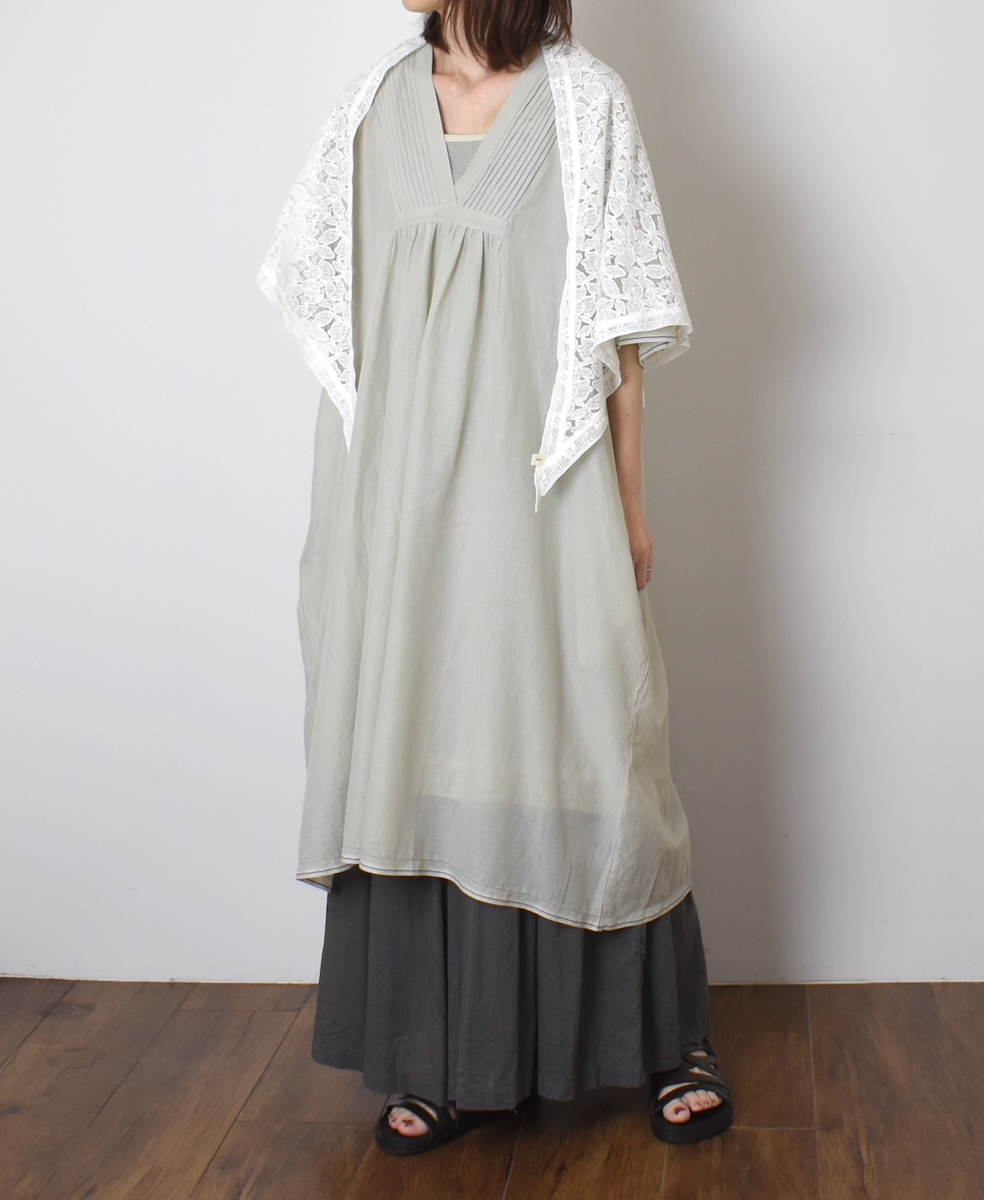 ●NSL25023(ワンピース) SUPER FINE VOILE WITH SELVEGE V-NECK PINTUCK SHORT/SL DRESS