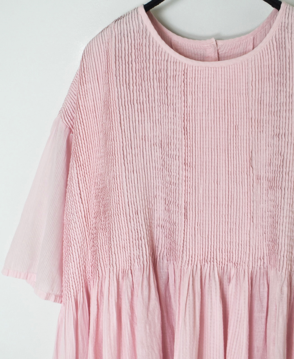 ●NMDS25232D(ワンピース) COTTON&LINEN PATCHWORK(OVERDYE) CREW-NECK S/SL SHIRT DRESS WITH MINI PINTUCK