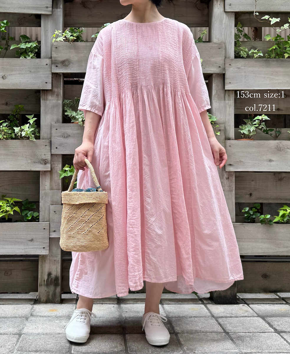 ●NMDS25232D(ワンピース) COTTON&LINEN PATCHWORK(OVERDYE) CREW-NECK S/SL SHIRT DRESS WITH MINI PINTUCK