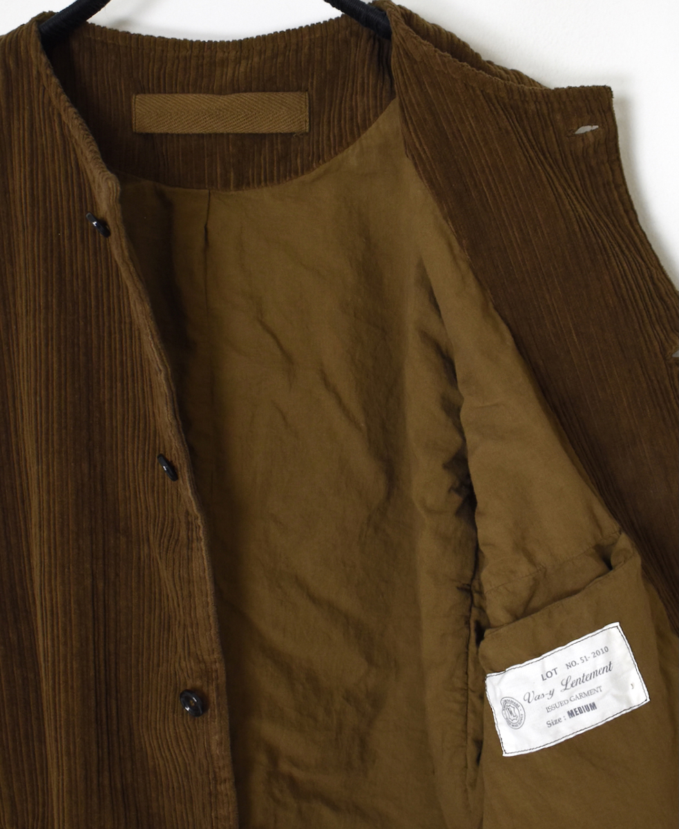 NVL2562D(ベスト)WIDE&NARROW WALE CORDUROY(OVERDYE) 60'S ORGANIC CAMBRIC NO COLLAR VEST