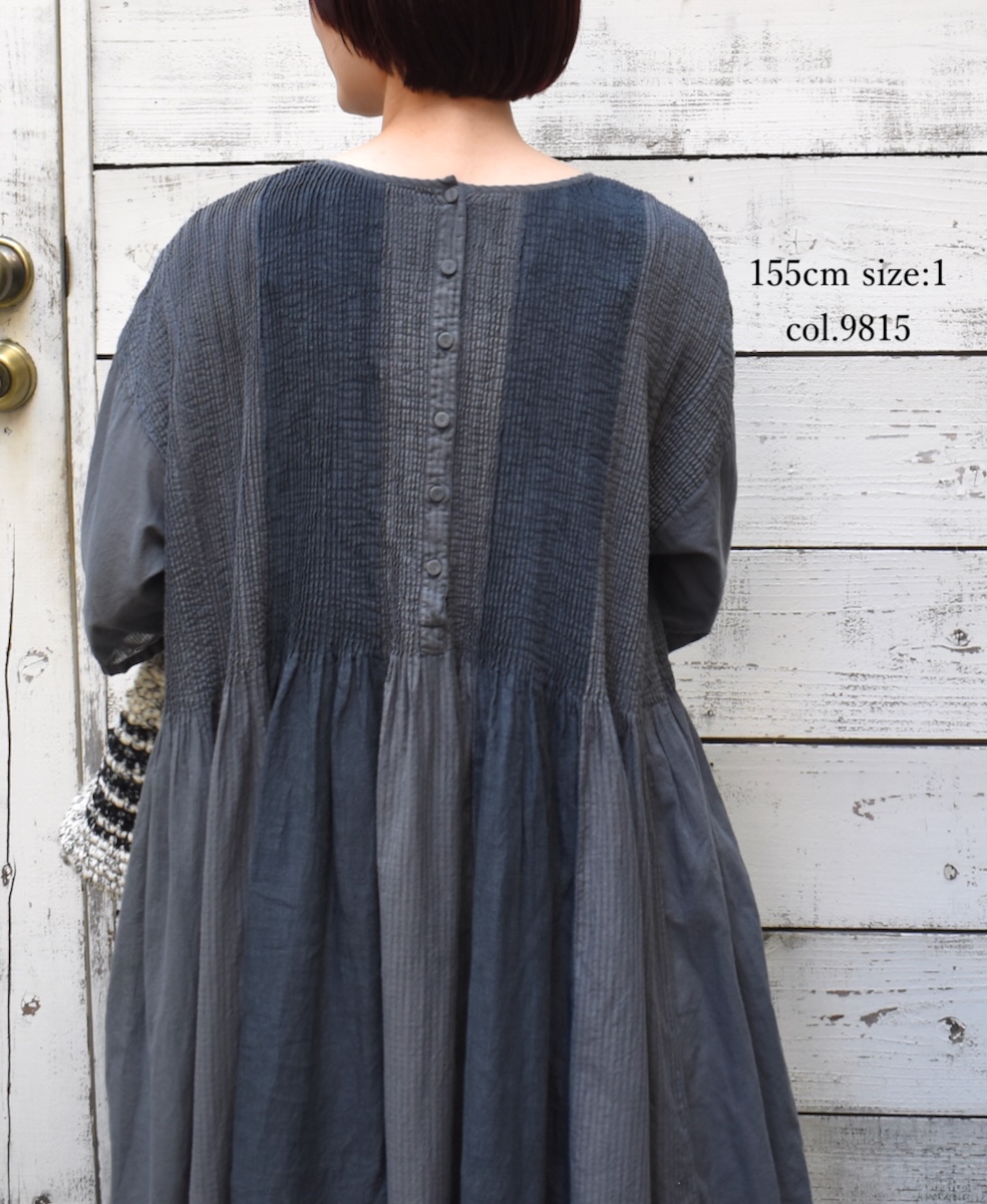 NMDS25232D(ワンピース) COTTON&LINEN PATCHWORK(OVERDYE) CREW-NECK S/SL SHIRT DRESS WITH MINI PINTUCK