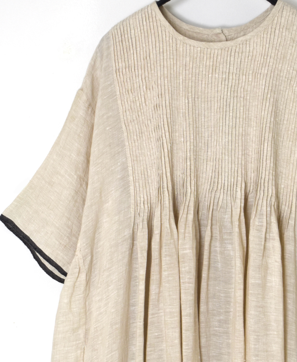 ●INMDS25132(ワンピース) HANDWOVEN LINEN PLAIN WITH SELVAGE CREW NECK HALF/SL DRESS WITH PINTUCK