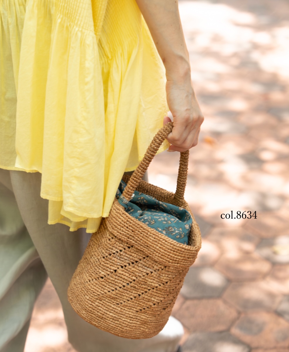 ANMDS2501(バッグ) RAFFIA ONE HANDLE BARREL BAG