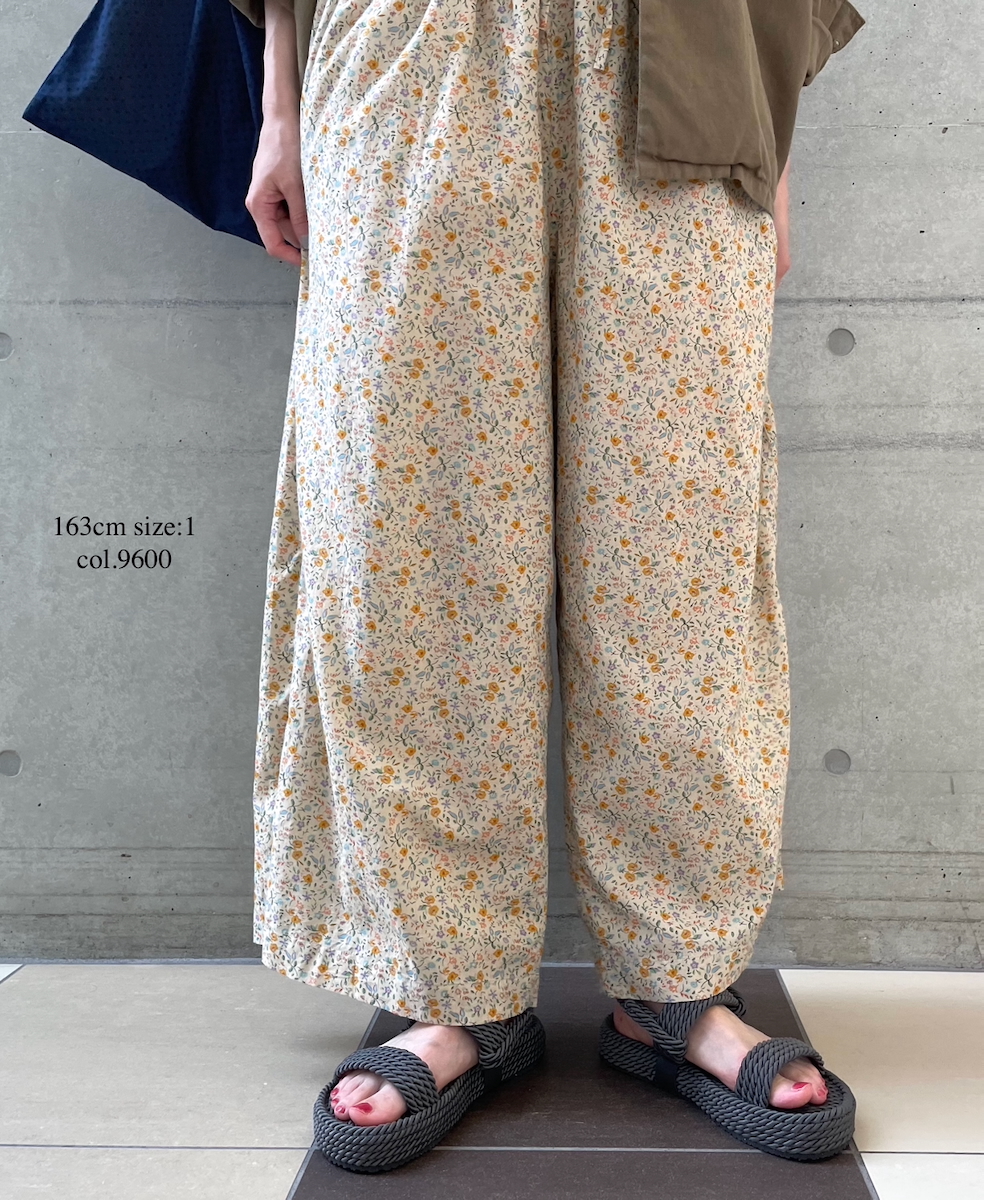 INAM2516FD(パンツ) COTTON FLOWER PRINT GATHERED EASY PANTS WITH LINING
