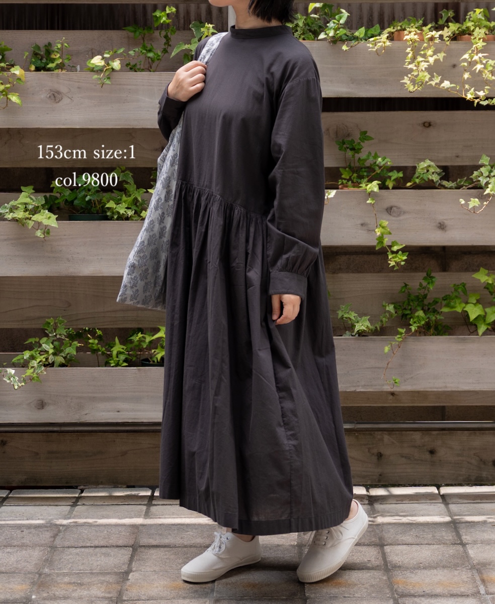 ●NMDS25524(ワンピース) 60s ORGANIC CAMBRIC PLAIN BACK OPENING STAND COLLAR DRESS