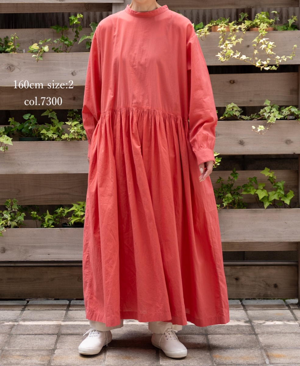 ●NMDS25524(ワンピース) 60s ORGANIC CAMBRIC PLAIN BACK OPENING STAND COLLAR DRESS