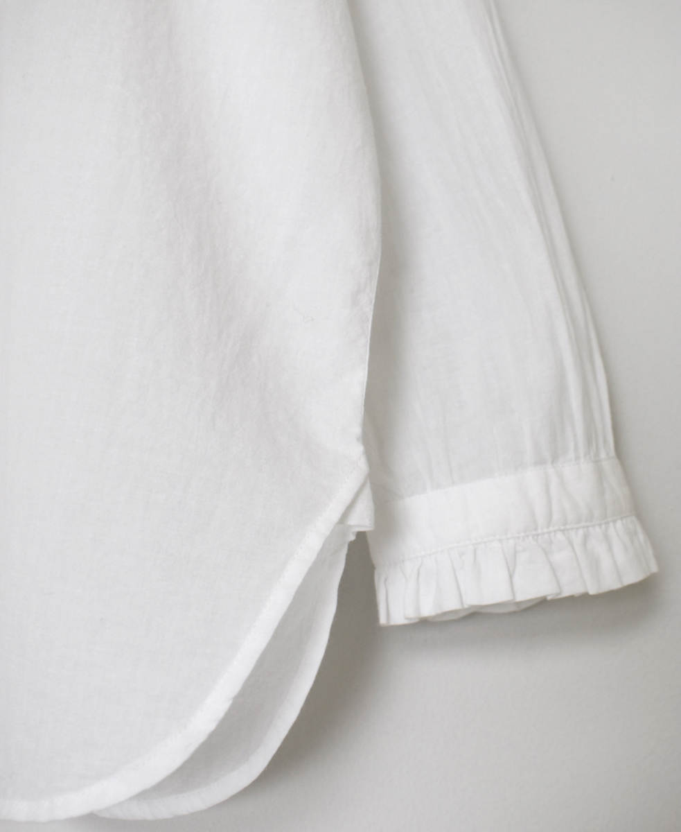NMDS25531(シャツ) 60s ORGANIC CAMBRIC WITH EMB FRILL COLLAR EMB SHIRT