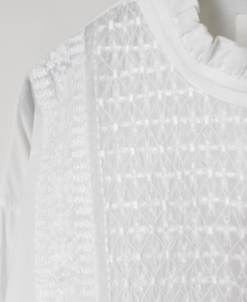 NMDS25531(シャツ) 60s ORGANIC CAMBRIC WITH EMB FRILL COLLAR EMB SHIRT