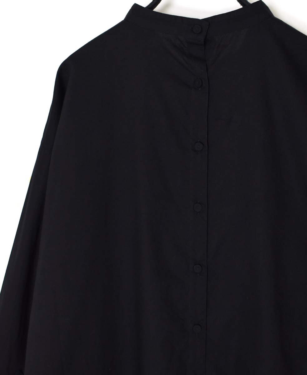 NMDS25532(シャツ) 60s ORGANIC CAMBRIC WITH EMB BACK OPENING STAND COLLAR EMB SHIRT