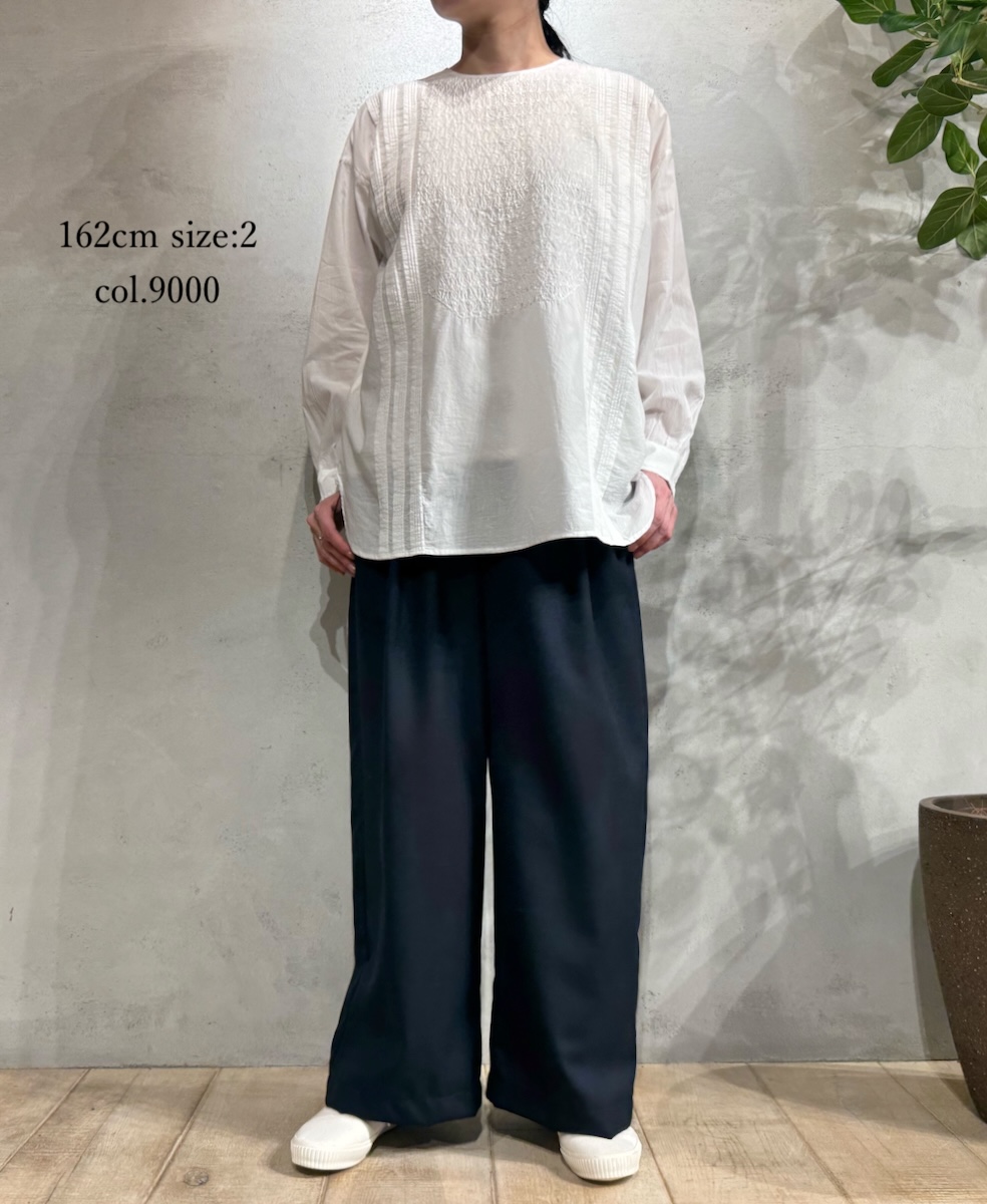 NMDS25533(シャツ) 60s ORGANIC CAMBRIC BACK OPENING CREW-NECK PINTUCK&EMB SHIRT