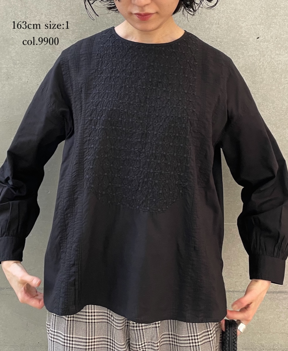NMDS25533(シャツ) 60s ORGANIC CAMBRIC BACK OPENING CREW-NECK PINTUCK&EMB SHIRT
