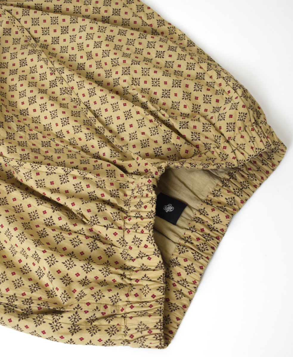 INMDS25775(パンツ) 80s COTTON VOILE CONTRAST FLOWER HAND SCREEN PRINT 2TUCK TAPERED EASY PANTS