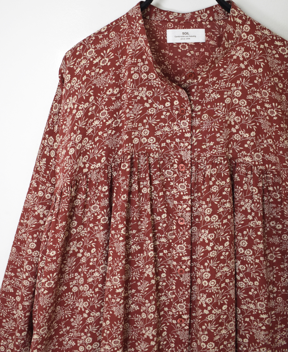 NSL25573(ワンピース) COTTON SLUB FLOWER PRINT BANDED COLLAR SHIRT DRESS WITH GATHER