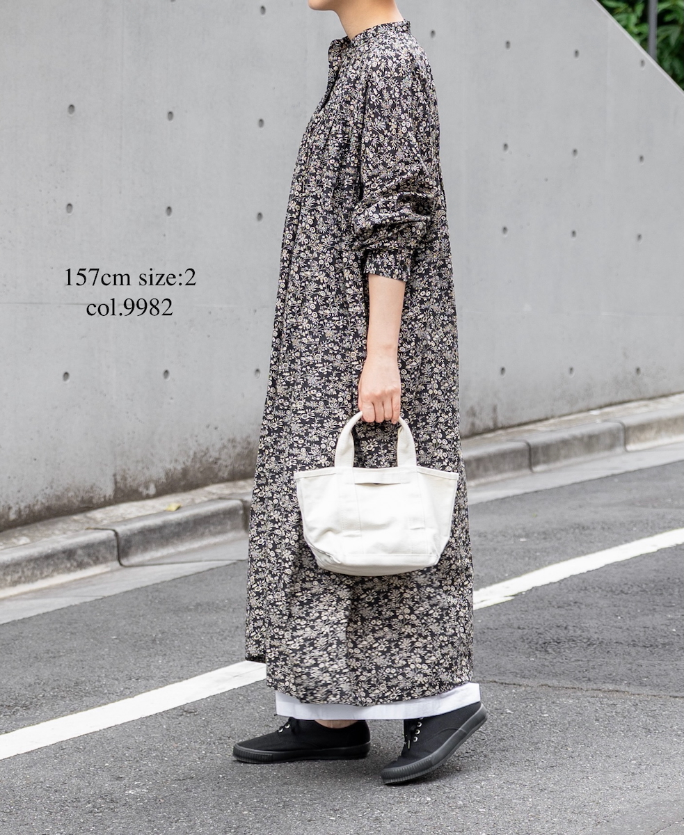 NSL25573(ワンピース) COTTON SLUB FLOWER PRINT BANDED COLLAR SHIRT DRESS WITH GATHER