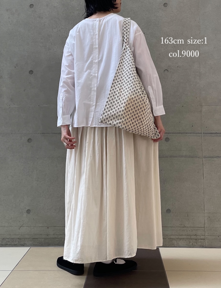 NMDS25533(シャツ) 60s ORGANIC CAMBRIC BACK OPENING CREW-NECK PINTUCK&EMB SHIRT