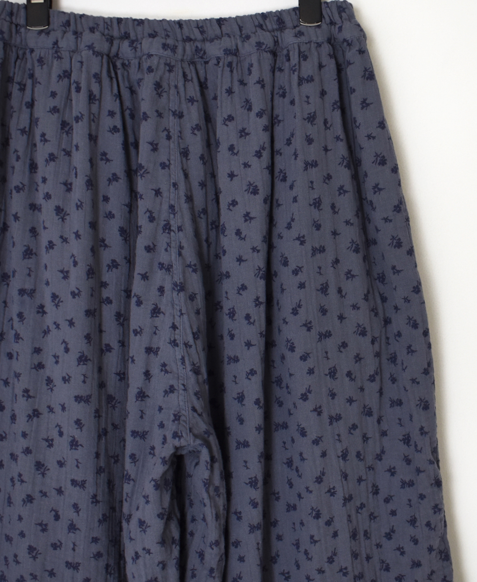 INAM2565GFD (パンツ) DOUBLE GAUZE FLOWER PRINT GATHERED EASY PANTS WITH LINING
