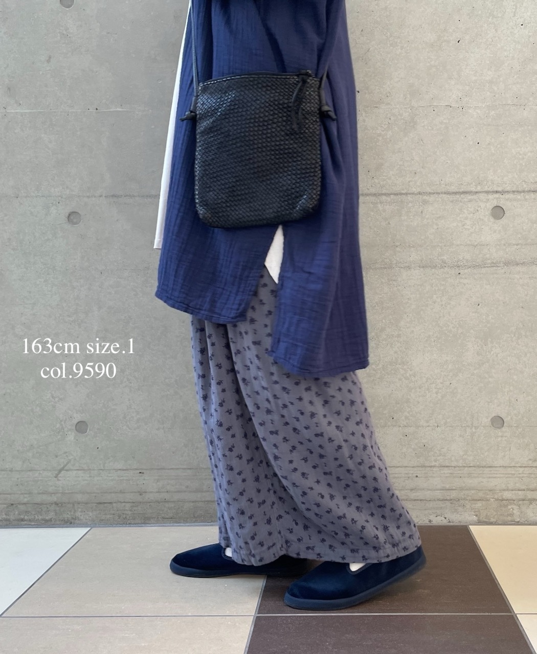 INAM2565GFD (パンツ) DOUBLE GAUZE FLOWER PRINT GATHERED EASY PANTS WITH LINING