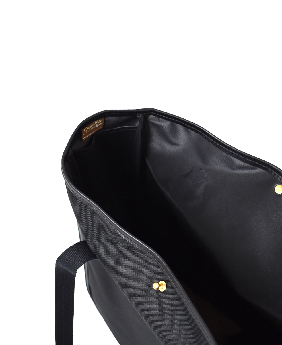 NQG0752P (バッグ) 600 DENIER PVC TOTE BAG (L)