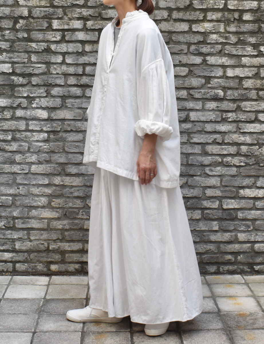 INMDS24702W(シャツ) TWILL COTTON KHADI PLAIN(WASH) FRILL COLLAR SHIRT WITH MINI PINTUCK
