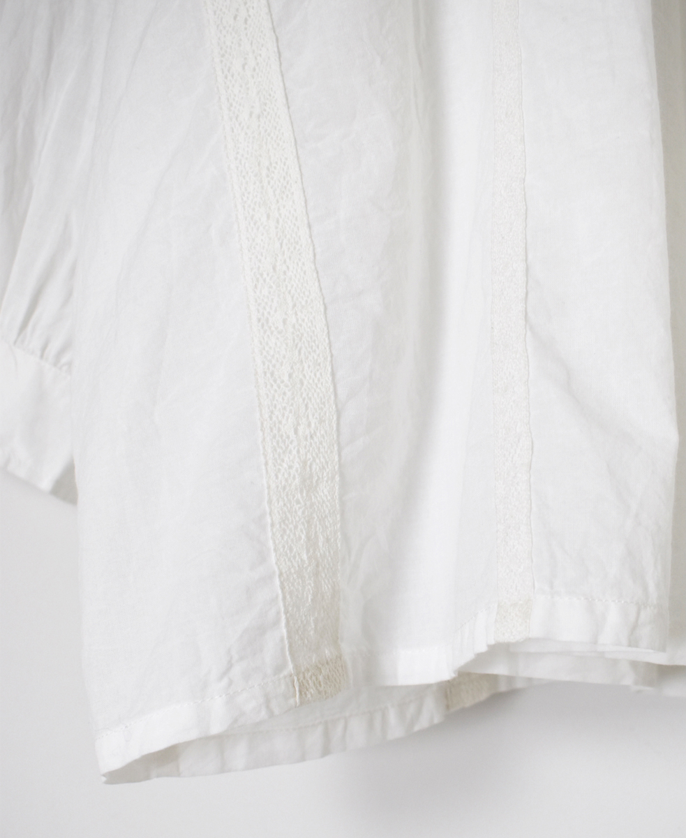 NSL25621(スモック) 60s CAMBRIC PLAIN WITH LACE GATHERED PATCHWORK SMOCK