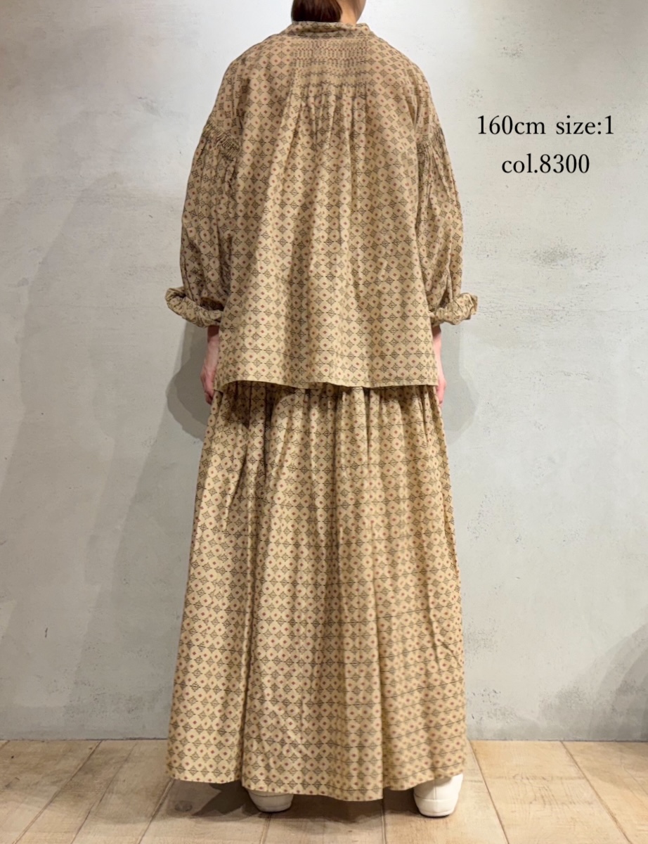 INMDS25771(シャツ) 80s COTTON VOILE CONTRAST FLOWER HAND SCREEN PRINT BANDED COLLAR SHIRT WITH MINI PINTUCK