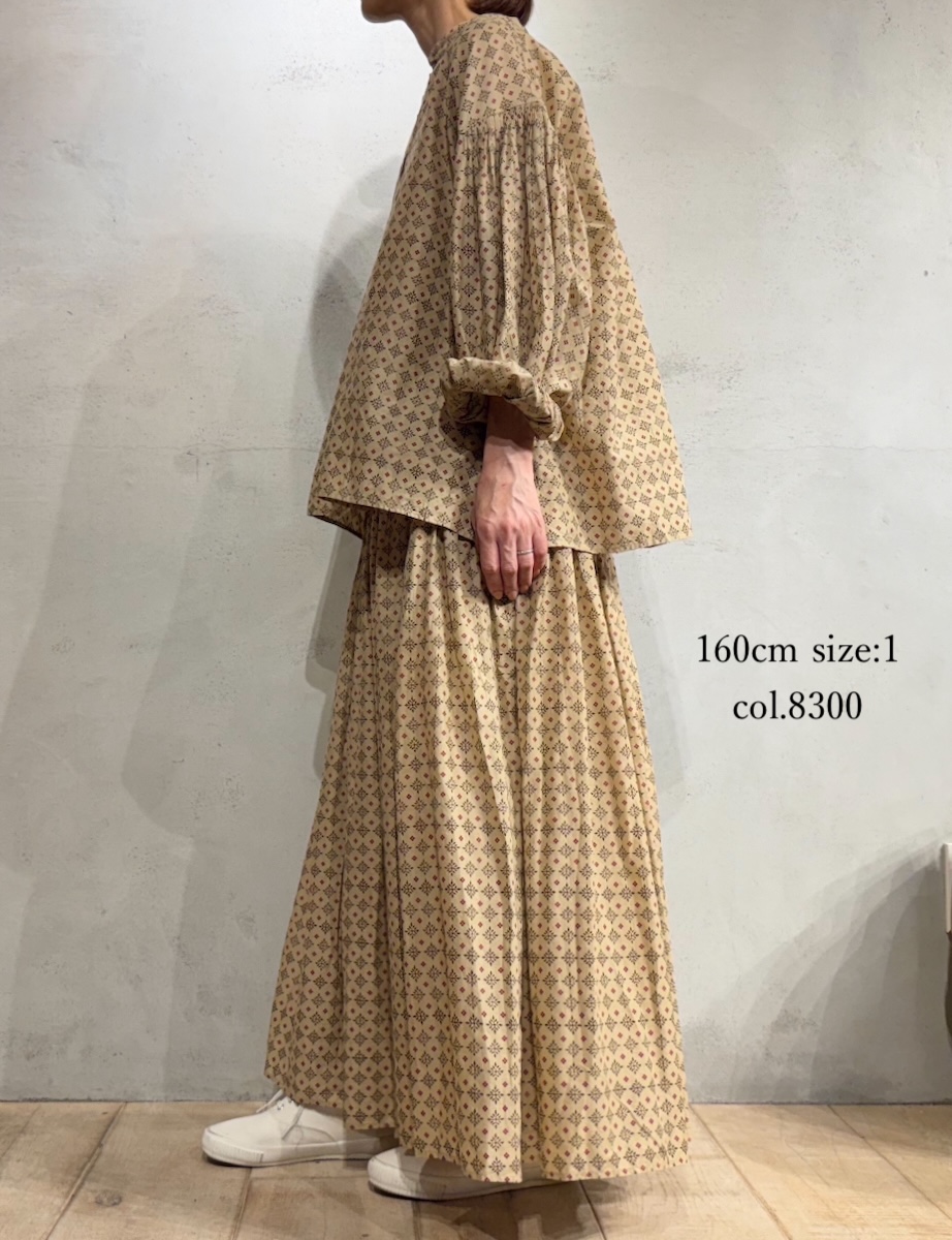 INMDS25774(スカート) 80s COTTON VOILE CONTRAST FLOWER HAND SCREEN PRINT FLARED SKIRT WITH MINI PINTUCK