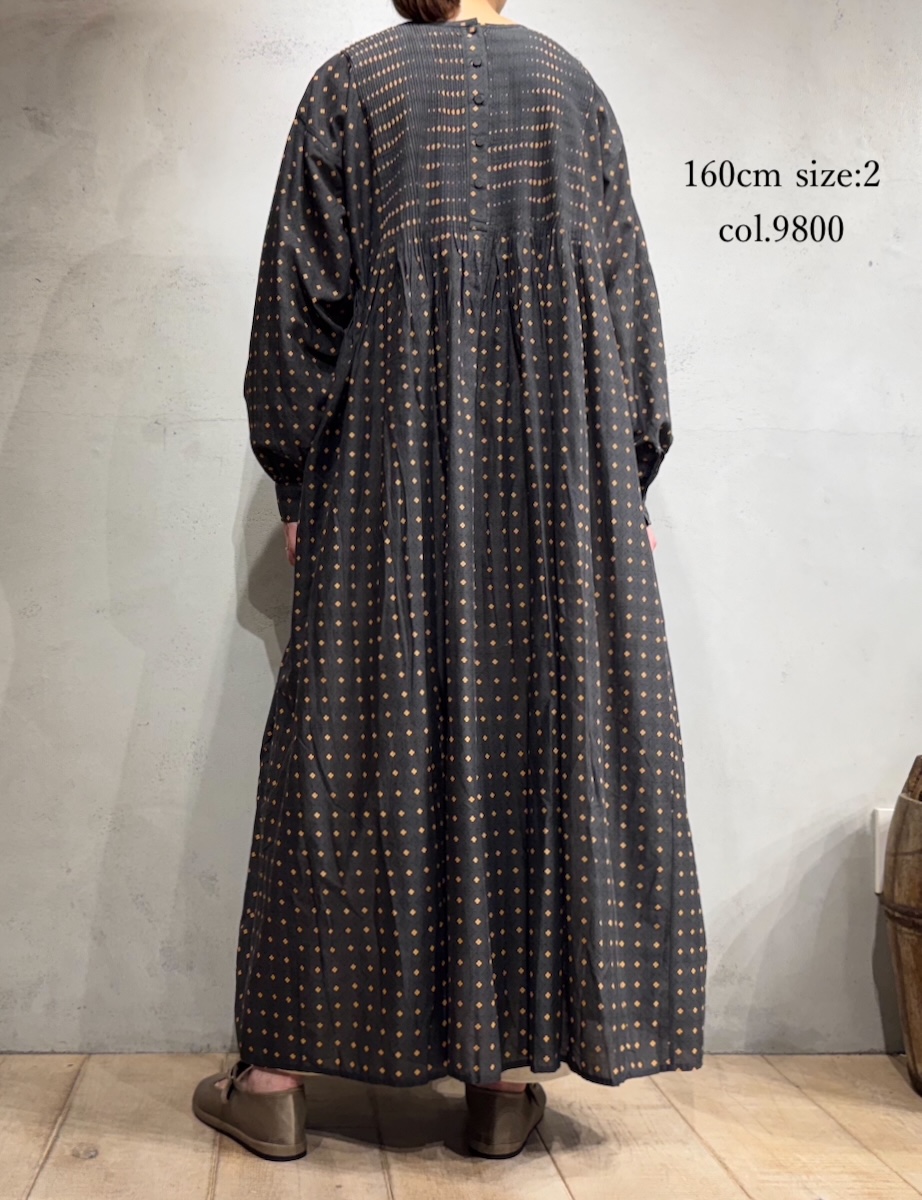 INMDS25772(ワンピース) 80s COTTON VOILE CONTRAST FLOWER HAND SCREEN PRINT CREW-NECK BACK OPENING DRESS WITH MINI PINTUCK