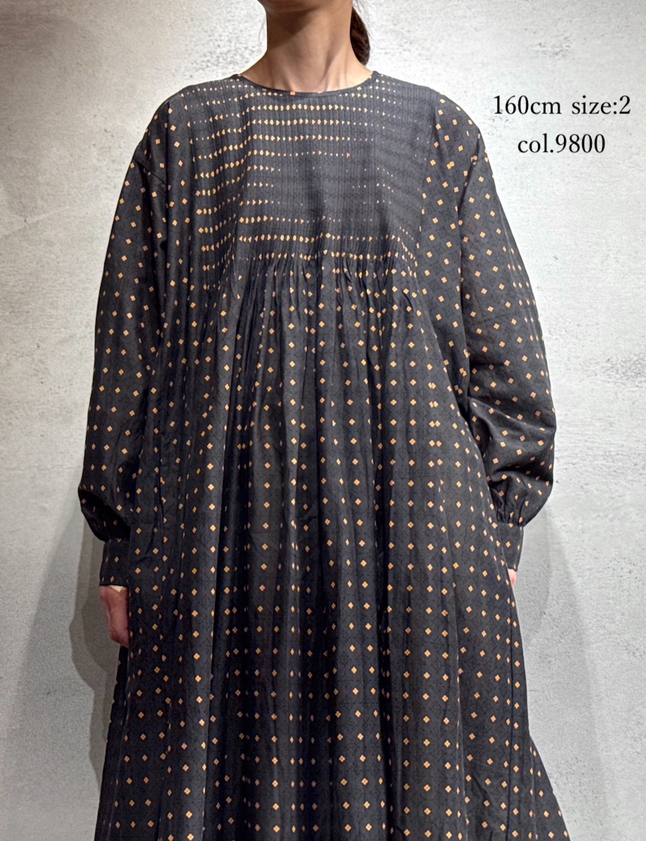 INMDS25772(ワンピース) 80s COTTON VOILE CONTRAST FLOWER HAND SCREEN PRINT CREW-NECK BACK OPENING DRESS WITH MINI PINTUCK